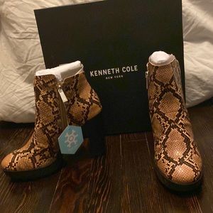 NEW- Kenneth Cole bootie